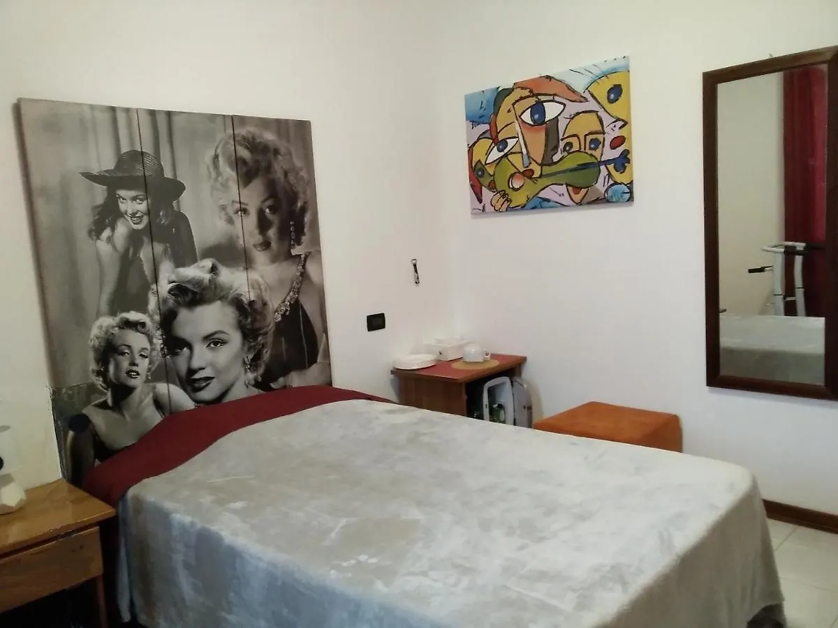 Roma-Tour Bed & Coffee